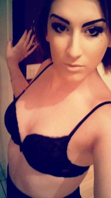 Belle trans italienne très élégante
